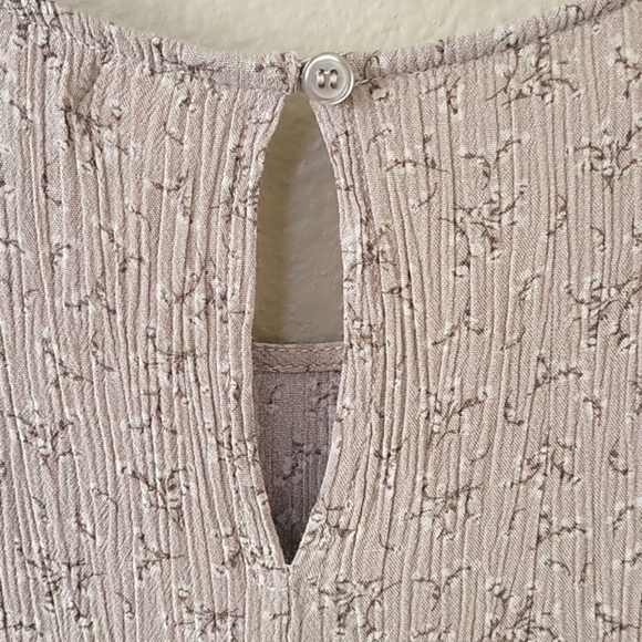 Carly Jean Los Angeles Taupe Floral Babydoll Mini Dress - Size Medium - Picture 6 of 8